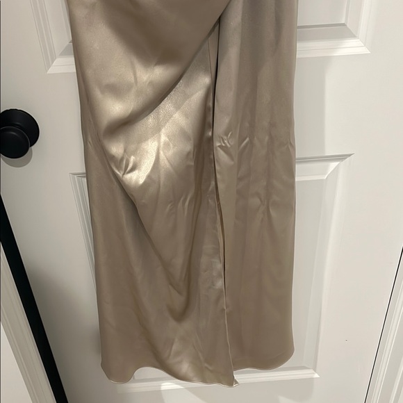 Elegant Gold Satin Gown - Picture 3 of 5